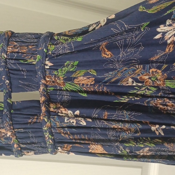 ILLA ILLA Floral Print Halter Dress - Picture 4 of 8